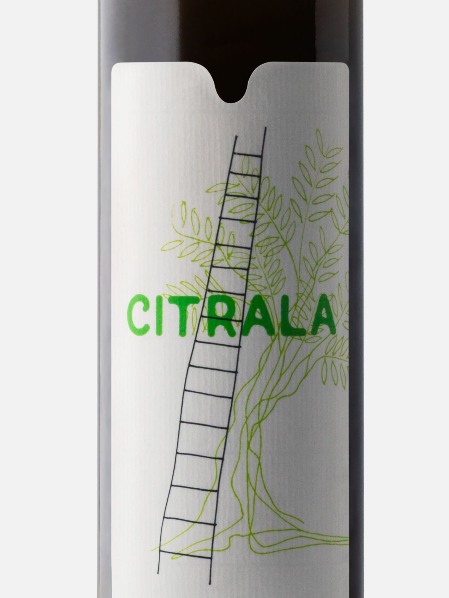 Dettaglio etichetta dell&amp;#39;olio Citrala marchio Naturosa